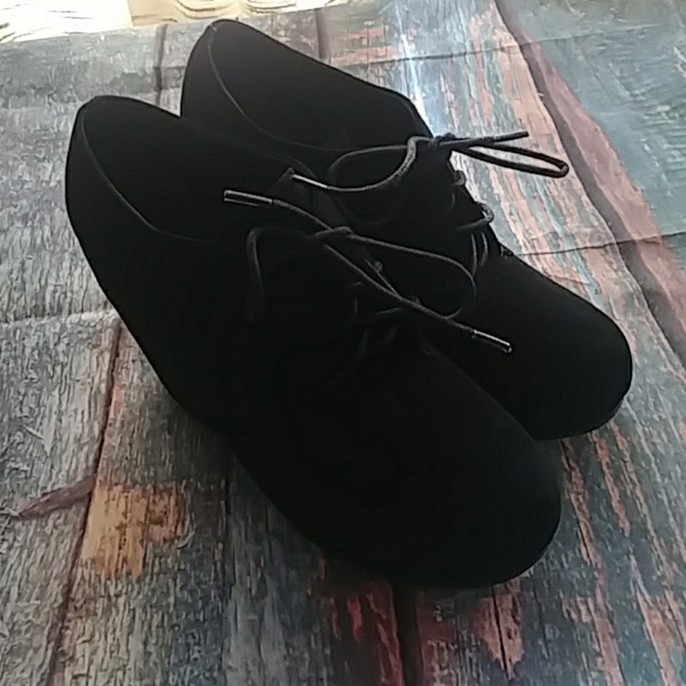 Anna Marie black suede booties size 7